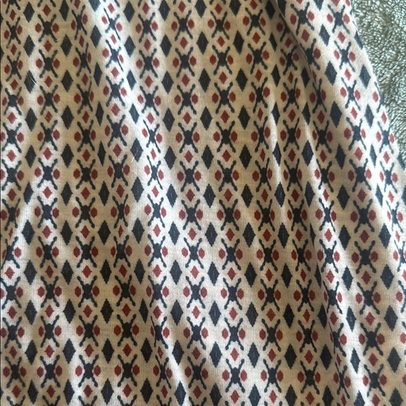 Geometric Pattern Off-Shoulder Top - Picture 3 of 3